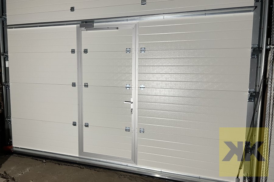 Eurodoor ipari szekcionált kapu telepítés Visonta referencia – Eromu