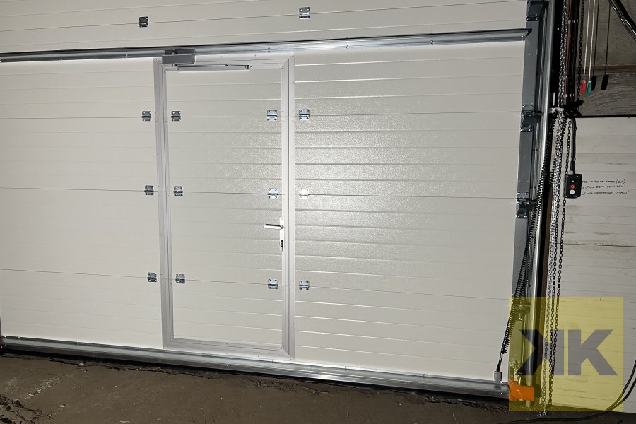 Eurodoor ipari szekcionált kapu telepítés Visonta referencia – Eromu