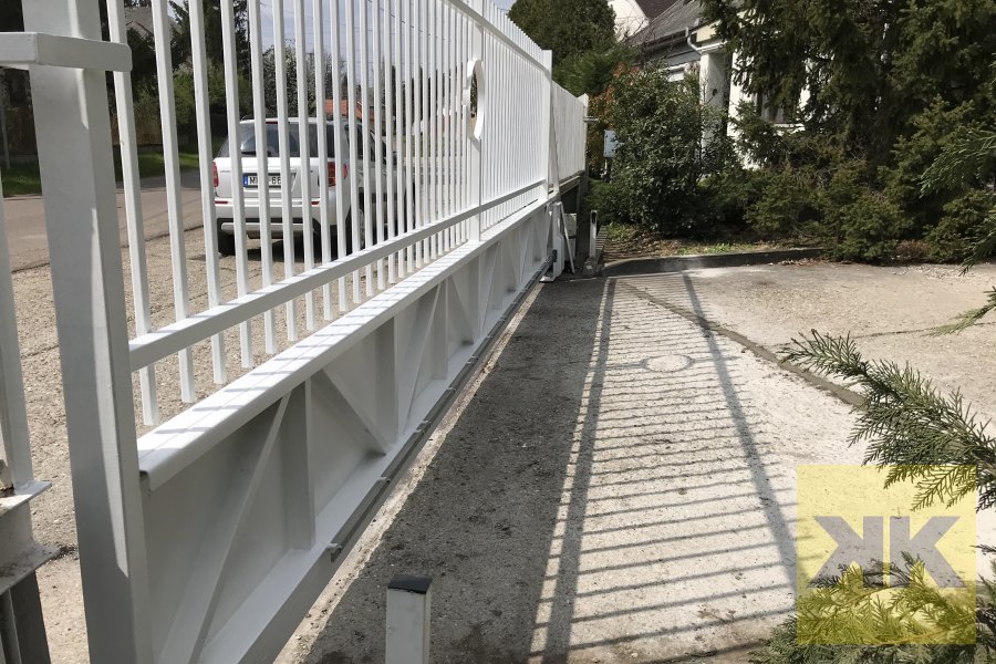 DITEC ipari úszókapu (önhordó) telepítés Gyöngyöstarjan referencia – 7 m – Ggspacekft