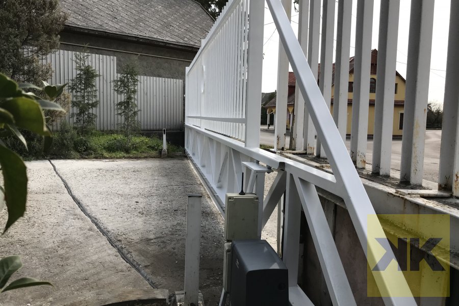 DITEC ipari úszókapu (önhordó) telepítés Gyöngyöstarjan referencia – 7 m – Ggspacekft