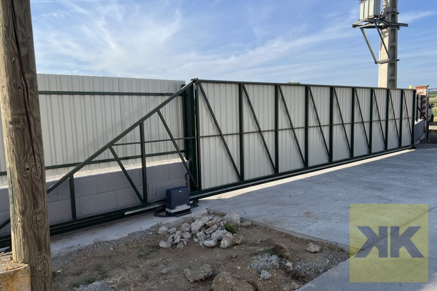 DITEC ipari úszókapu (önhordó) telepítés Verpelet referencia – 9 m