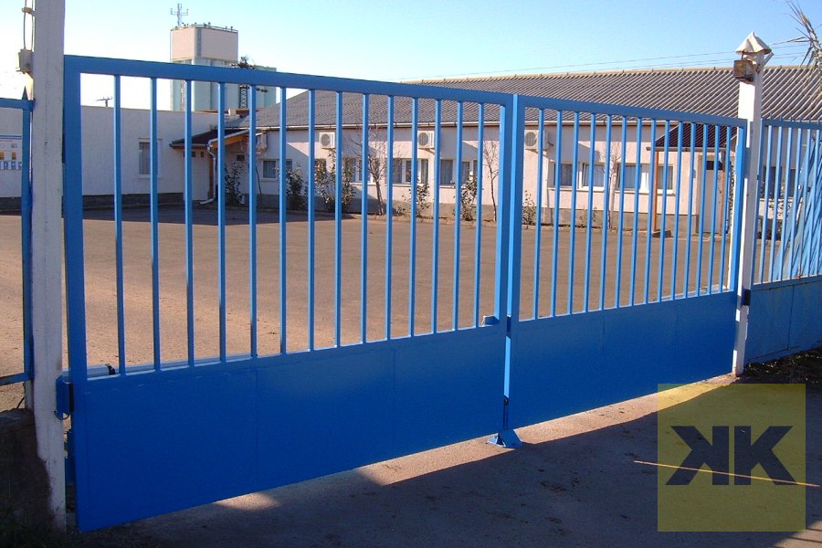 FAAC ipari kétszárnyú kapu (szárnyas/nyíló) telepítés Gyongyos referencia – 5 m – Alterra