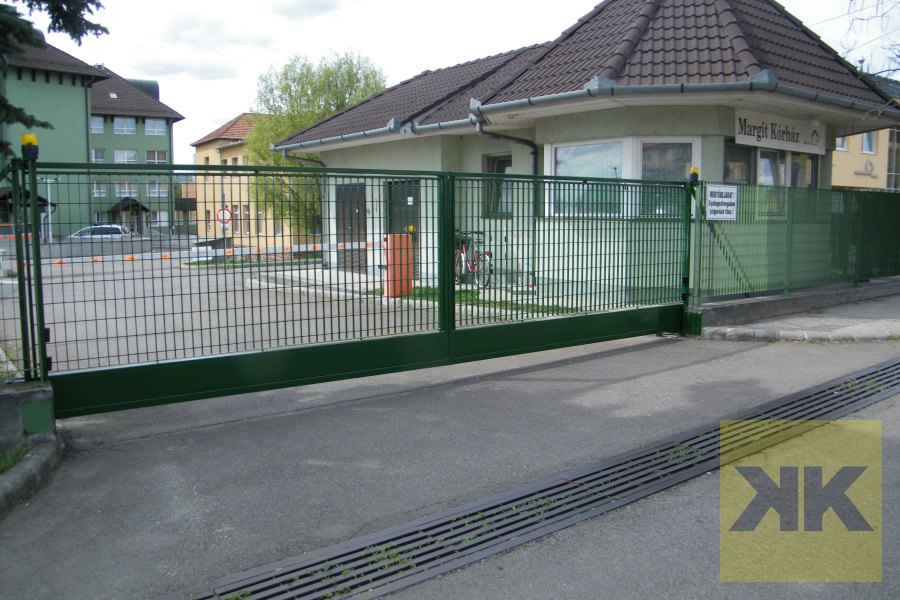 Genius ipari úszókapu (önhordó) telepítés Paszto referencia – 2x4m