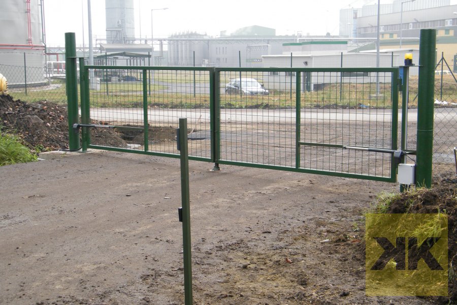 Genius ipari kapu – kétszárnyú kapu – Visonta (Eömu) – referencia