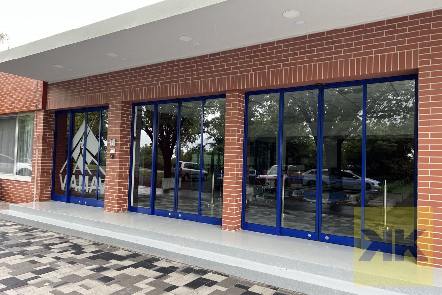 DITEC automata üvegajtó telepítés Gyöngyös referencia – Vamavkft