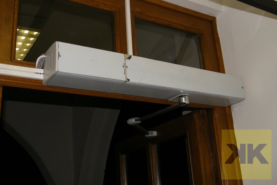 DITEC automata üvegajtó telepítés Nagyhegyes referencia – Pogarmesterihivatal