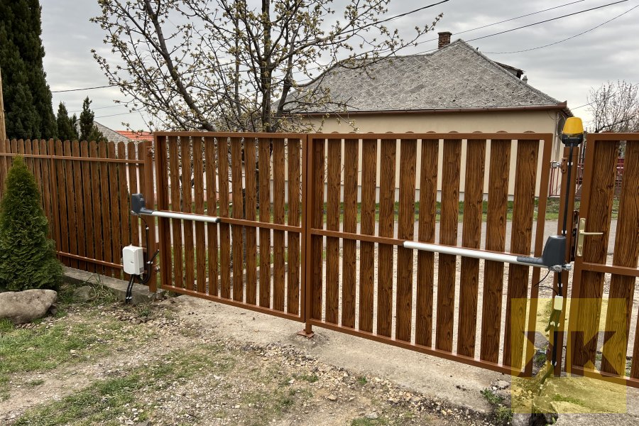 DITEC kétszárnyú kertkapu automatika telepítés Markaz referencia