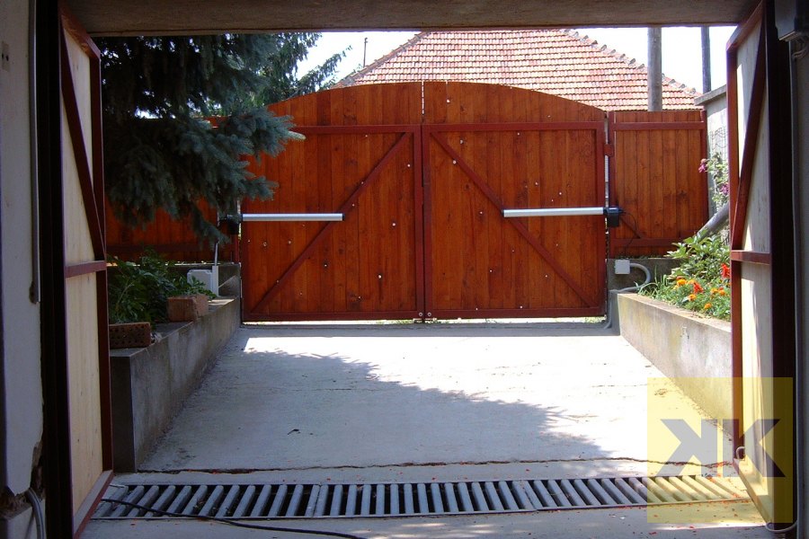 FAAC kétszárnyú kertkapu automatika telepítés Hatvan referencia