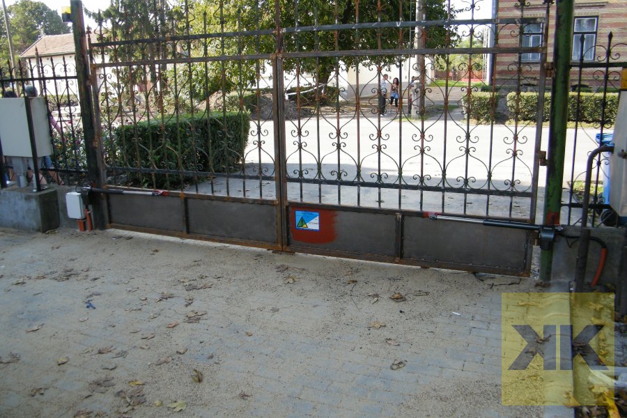 Genius kapunyitó és kertkapu telepítés referencia – Ketszarnyu