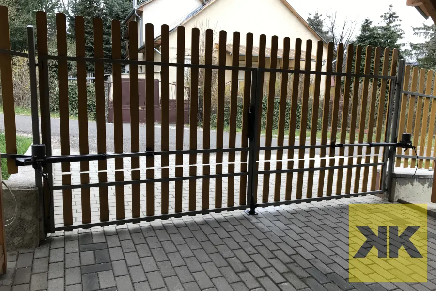 Proteco kétszárnyú kapunyitó – Mátrafüred – Kerwin Kaputechnika referencia