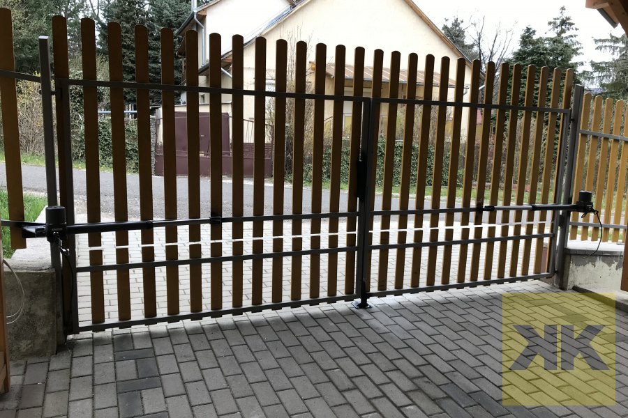 PROTECO kétszárnyú kertkapu automatika telepítés Matrafured referencia