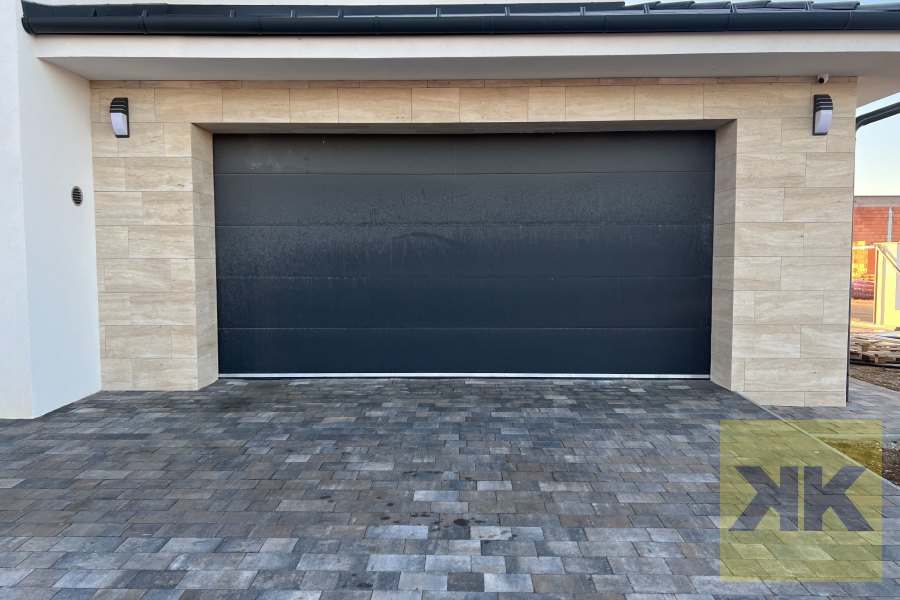 Eurodoor szekcionált garázskapu telepítés Cinkota referencia