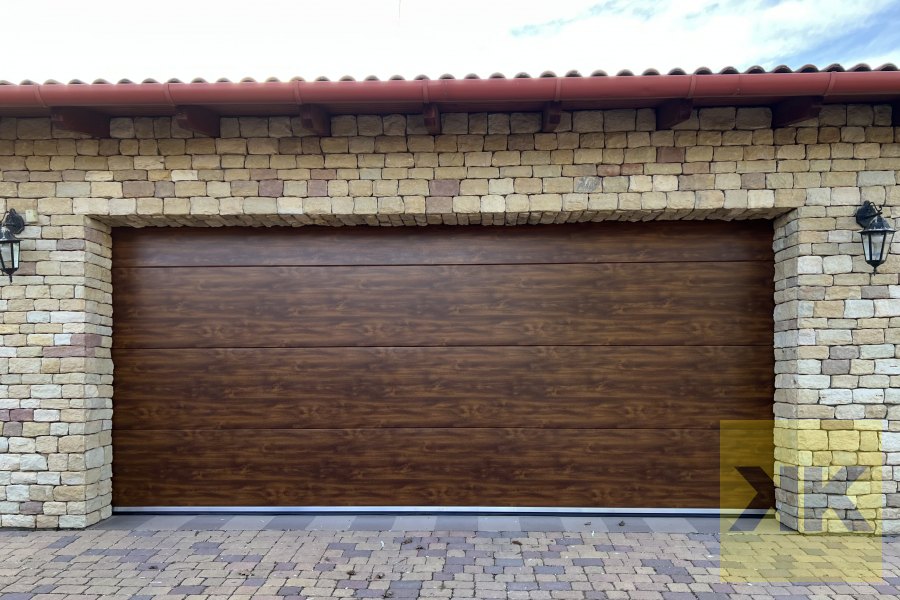 Eurodoor szekcionált garázskapu telepítés Erd referencia