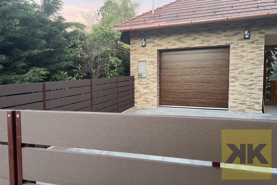 Eurodoor szekcionált garázskapu telepítés Godollo referencia