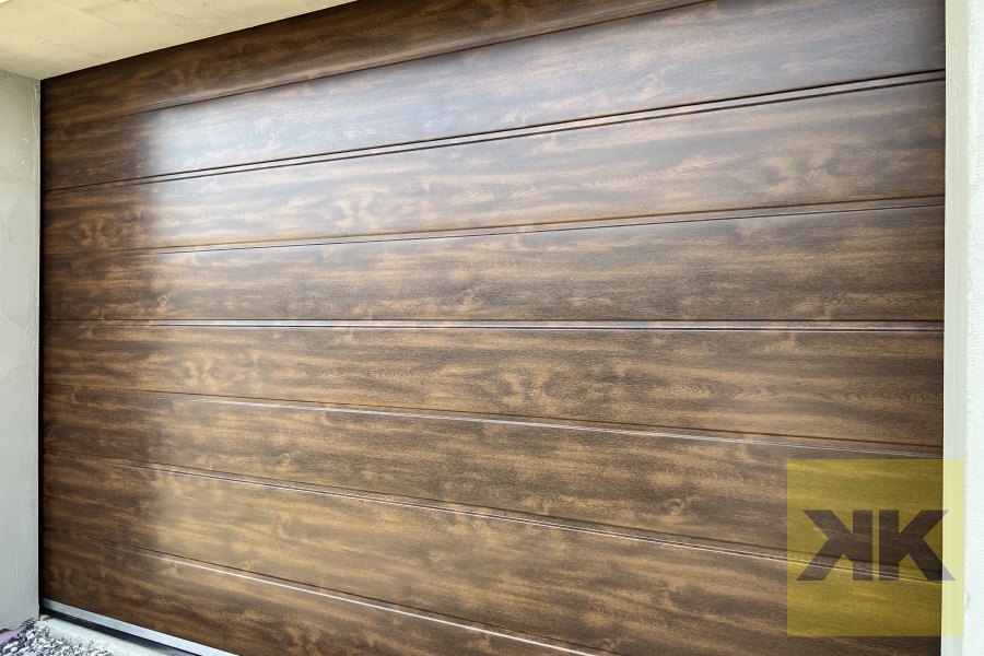 Eurodoor szekcionált garázskapu telepítés – Martonvasar referencia