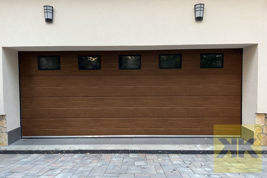 Eurodoor szekcionált garázskapu telepítés Matrafured referencia