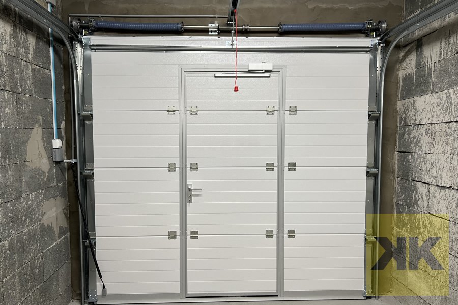 Eurodoor szekcionált garázskapu telepítés Salgotarjan referencia