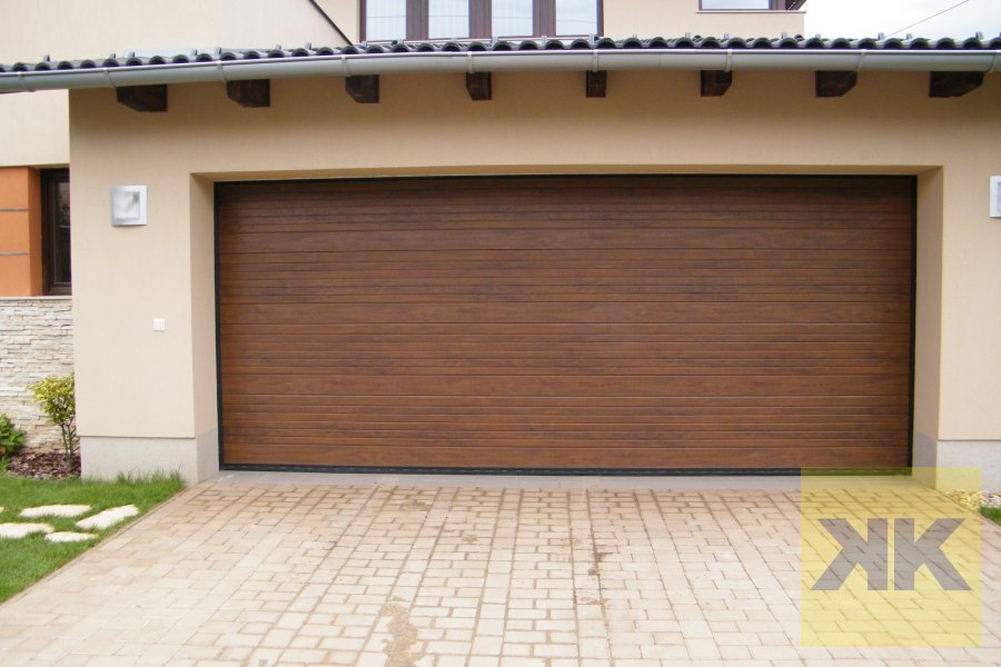 Normstahl szekcionált garázskapu – Budapest – referencia