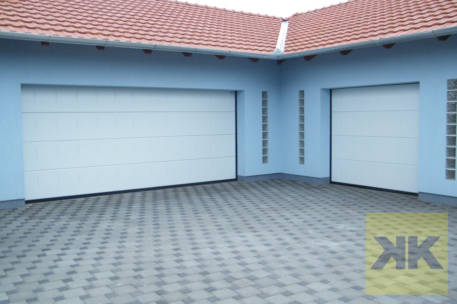 Normstahl szekcionált garázskapu – Cegled – referencia