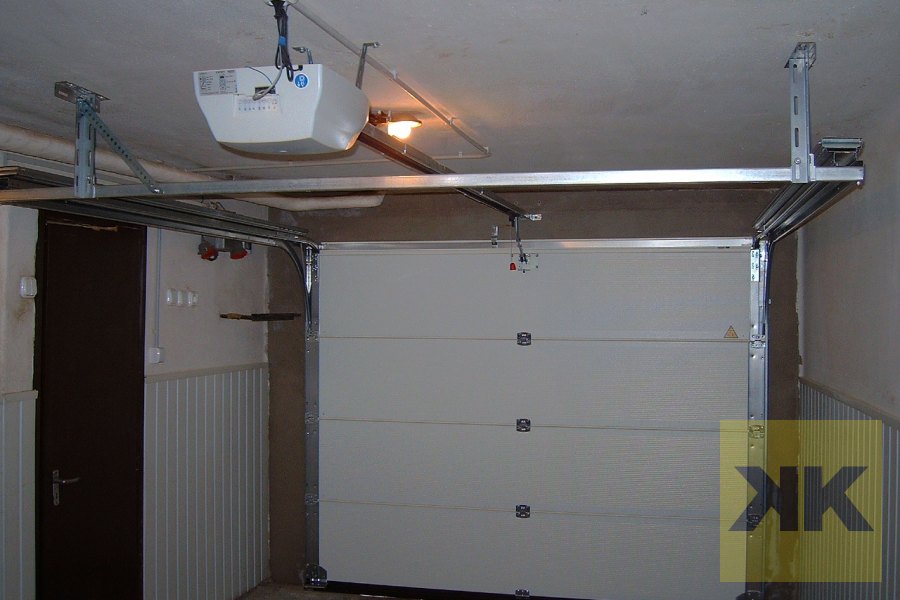 Normstahl szekcionált garázskapu telepítés Gyöngyös referencia