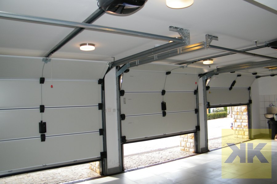 Normstahl szekcionált garázskapu telepítés Matrafured referencia