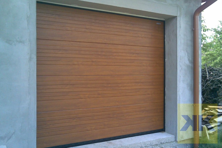 Normstahl szekcionált garázskapu – Sajoörös – referencia