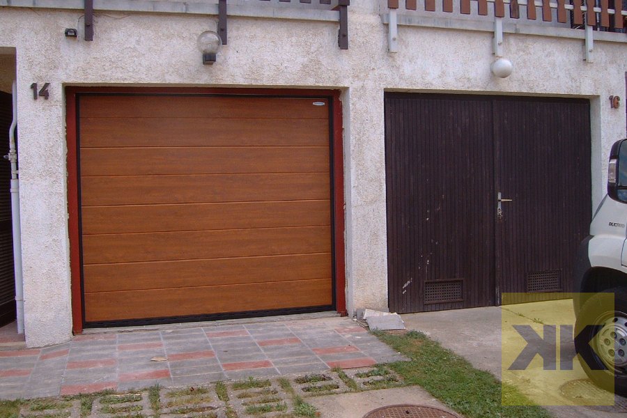 Normstahl szekcionált garázskapu – Salgotarjan – referencia