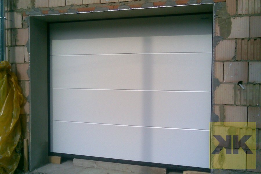 Normstahl szekcionált garázskapu – Szecseny – referencia