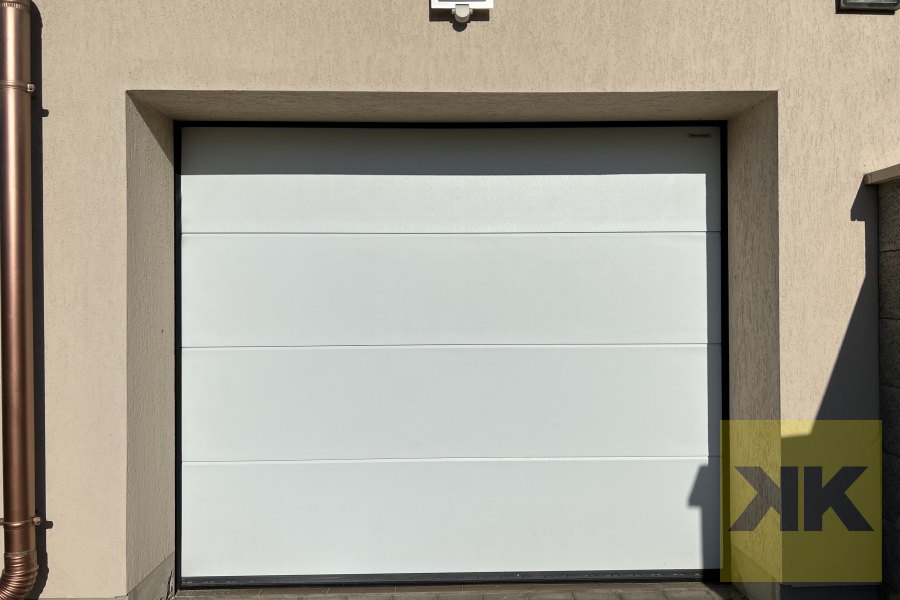 Normstahl szekcionált garázskapu – Szecseny – referencia