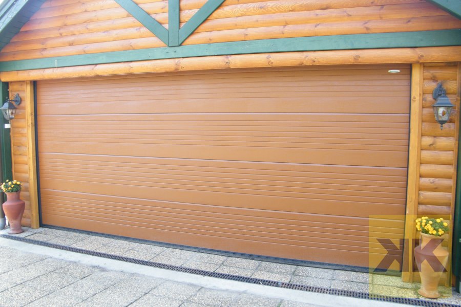 Normstahl szekcionált garázskapu telepítés Szentendre referencia